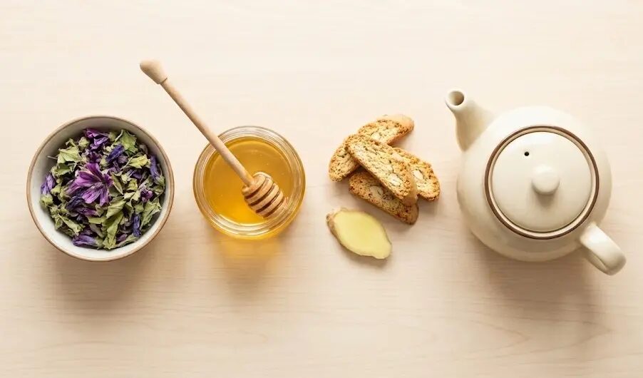 esposizione Ingredienti Tisana alla malva e biscotti secchi all'olio