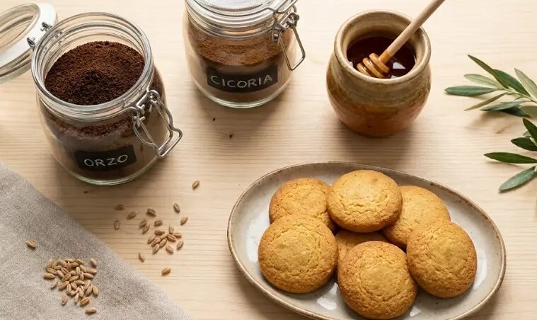 esposizione Ingredienti Tisana all'orzo e cicoria con biscotti secchi