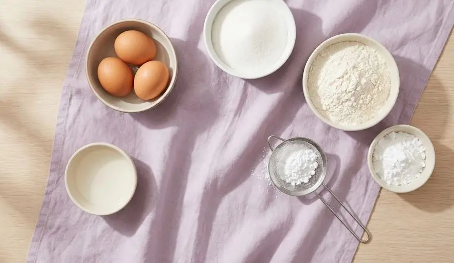 Immagine degli Ingredienti dei Savoiardi Fatti in Casa